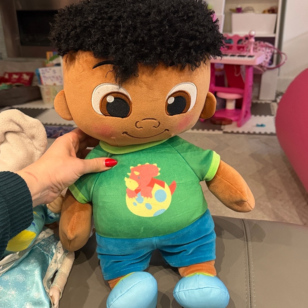 Baby and toddler play toys, books and stuffies - Picture 6 of 7